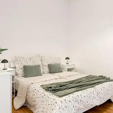 Real Living By Refa - New Town 216 Apartman *