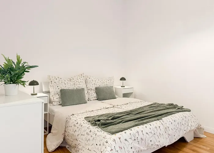 Real Living By Refa - New Town 216 Apartman *