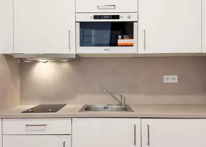 Real Living By Refa - New Town 216 Apartman *