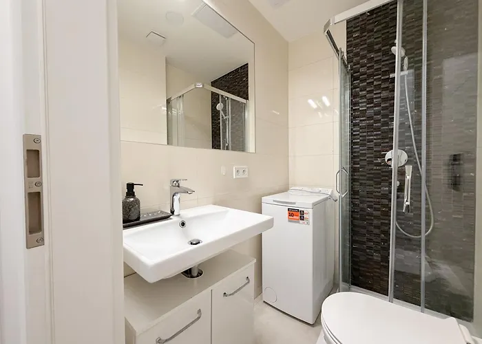 Real Living By Refa - New Town 216 Apartman