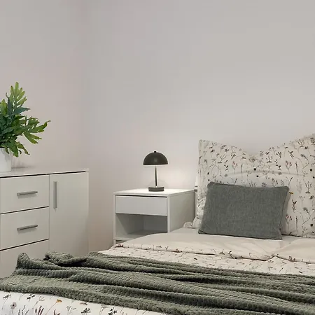 Real Living By Refa - New Town 216